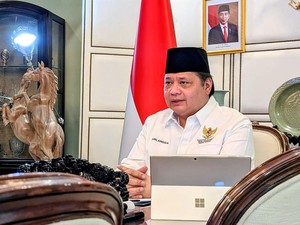 Saat Airlangga Tiba-tiba Minta Ditanya soal Prabowo
