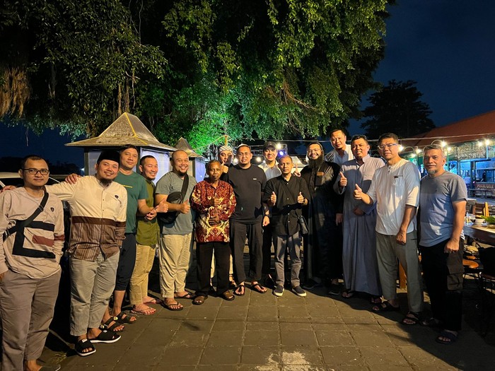 Andre Rosiade Makan Bakmi