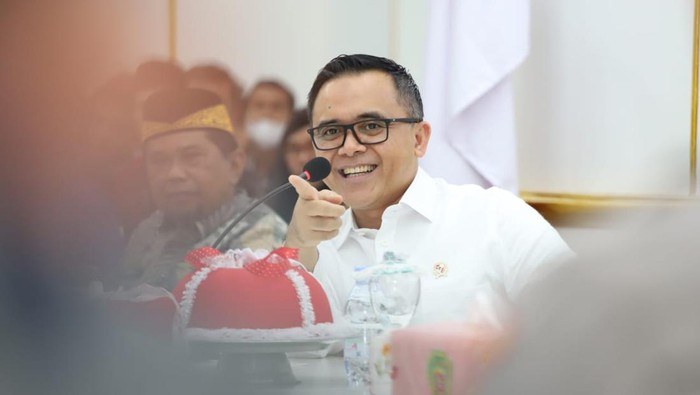 Azwar Anas