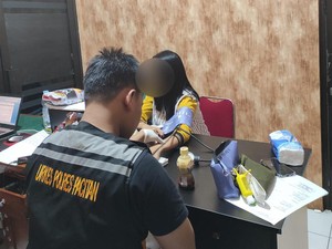 Buang Bayi Hasil Hubungan Gelap, Biduan Dangdut Pacitan Ditangkap