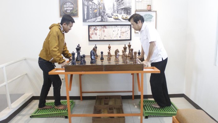 Chess Gym di Master Cafe Bandung