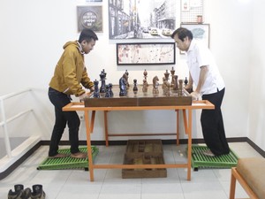 Cuma di Bandung, Main Catur yang Bikin Keringat Ngucur!