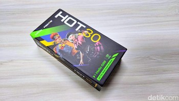 Inilah kotak HP Infinix Hot 30 Free Fire yang menampilkan Kapella dan Alvaro. Foto: Adi Fida Rahman/detikINET