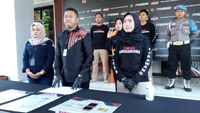 Kasatreskrim Polres Karawang AKP Arief Bastomy saat melakukan pers rilis di Mapolres Karawang