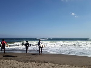 52 Peselancar Unjuk Gigi di Kedungu Beach Festival
