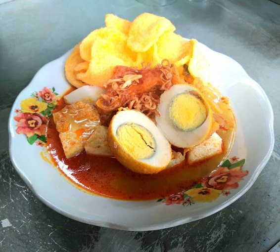 Lontong sayur Betawi