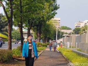 Melihat Trotoar di Depan Kedubes AS yang Kembali Dibuka