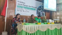 Peningkatan kesehatan hewan dapat dilakukan melalui pemberian vitamin bagi hewan, sebagaimana diungkapkan drh. Handina Rakhmawati, M.Si., Business Development Officer PT Agroveta Husada Dharma. Kegiatan pelatihan menjadi bekal ilmu bagi petugas dan peternak untuk meningkatkan kualitas ternak saat ini. Dalam kesempatan itu hadir pula Kalbe Corporate Sustainability Senior Manager, Abi Nisaka.