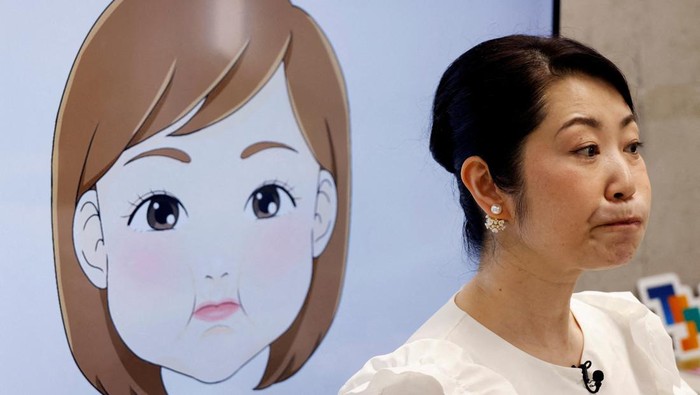 Setelah wajib kenakan masker selama tiga tabun lebih akibat pandemi, tren latihan les senyum sedang marak di Jepang. Ini juga dilakukan agar warga diterima kerja.