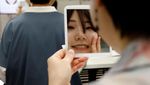 Potret Warga Jepang Ikut Les Tersenyum Demi Diterima Kerja