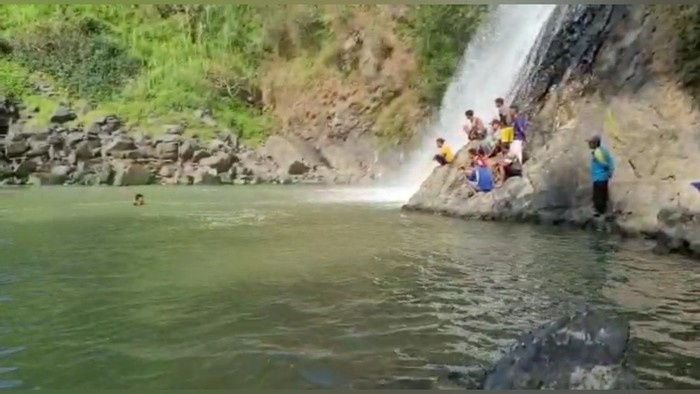 Proses pencarian korban tenggelam di Curug Barong, Pemalang, Sabtu (10/6/2023).
