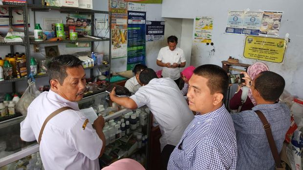 Satgassus Polri memantau distribusi pupuk dan bantuan alat pertaniaan di Karanganyar.