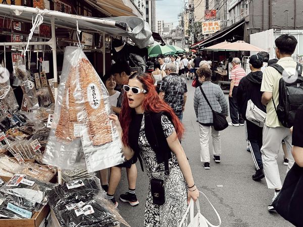 Seru! Tasya Farasya Piknik dan Jalan-jalan di Pasar Ikan Jepang