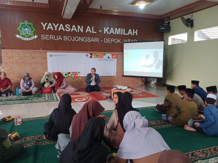 Abdimas Dosen FISIP UPNVJ, Gaungkan Pentingnya Public Speaking bagi Santri
