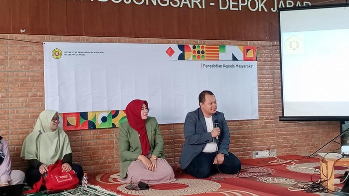 Abdimas Dosen FISIP UPNVJ, Gaungkan Pentingnya Public Speaking bagi Santri Sekelompok dosen Ilmu Komunikasi FISIP UPN Veteran Jakarta melakukan pengabdian kepada masyarakat. Kegiatan diisi dengan edukasi pentingnya public speaking bagi santri.