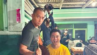 Tak hanya aktif sebagai artis dan YouTube, ayah dua anak ini juga memiliki bisnis kuliner. Salah satunya adalah bisnis kuliner sate Maranggi khas Purwakarta. Foto: Instagram @baimwong