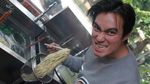 Momen Baim Wong Ikut Layani Pengunjung di Warung Sate Maranggi