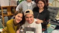 Selain itu, ada juga momen Paula Verhoeven ketika merayakan hari ulang tahun Baim Wong dengan roti cokelat. Begini momennya yang juga dimeriahkan dengan orang terdekat. Foto: Instagram @baimwong