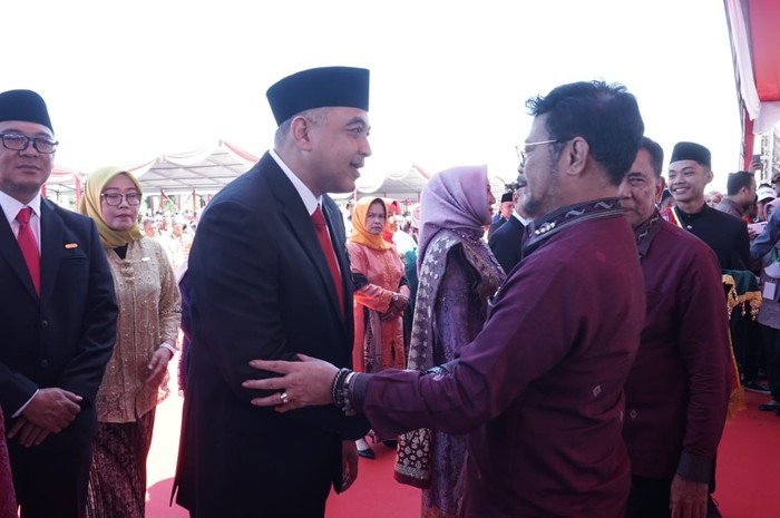 Bupati Tangerang Ahmed Zaki Iskandar