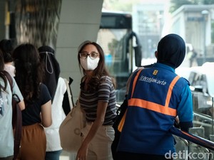 Kualitas Udara Buruk, DLH DKI Imbau Warga Pakai Masker-Transportasi Publik
