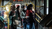 Meski begitu, apabila penumpang sedang dalam keadaan sakit maka disarankan tetap menggunakan masker.