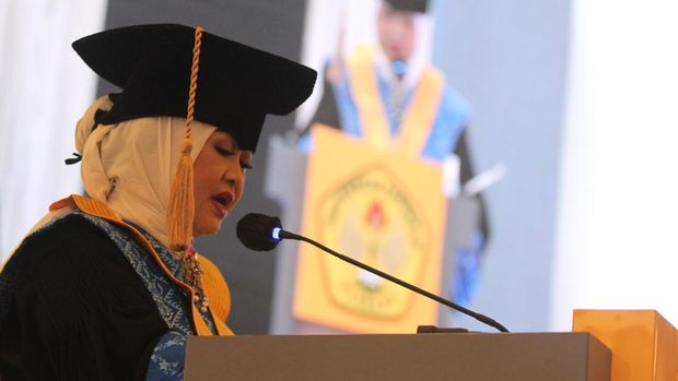 Erni Rusyani jadi guru besar ke-30 Unpas.