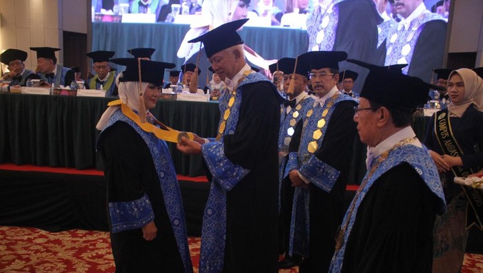 Erni Rusyani jadi guru besar ke-30 Unpas.