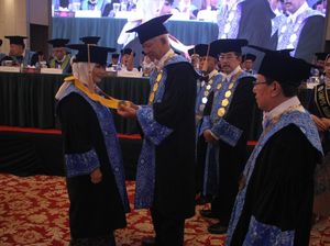 Universitas Pasundan Kini Punya 30 Guru Besar