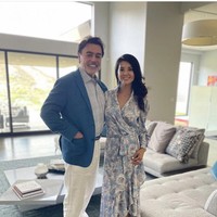 Tak hanya pamer potret bersama sang suami, Koki cantik berusia 43 tahun ini juga menambahkan caption manis di postingannya itu. Farah Quinn menyebut bahwa suaminya itu pemilik senyuman terbaik di dunia. Foto: Dok. Instagram Farah Quinn