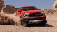 Gimana menurut detikers, Ford Ranger Raptor dengan ukuran ban 17 inch ini. Ganteng nggak? Foto: Ford