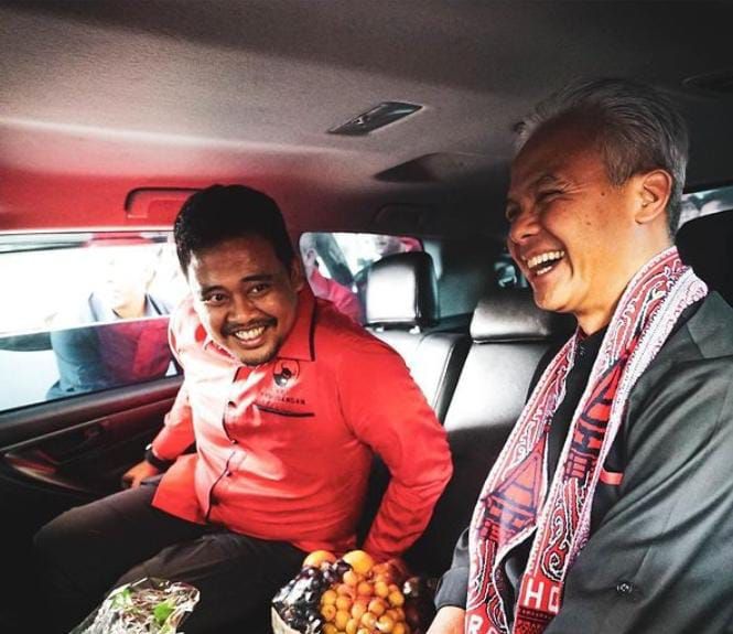 Ganjar Pranowo semobil dengan Walkot Medan Bobby Nasution. (Foto: Istimewa)