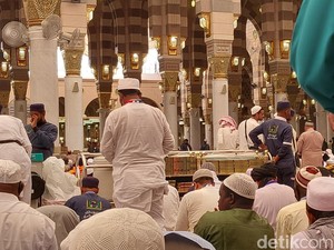 Jemaah Indonesia Dianggap Mudah Iba, Jadi Incaran Pengemis di Madinah