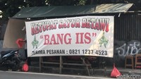 Di kawasan Kemanggisan ada warung makan ketupat sayur Betawi yang khas dan legendaris. Semua resep dan cita rasanya masih dipertahankan sama seperti pertama kali buka. Foto: detikcom