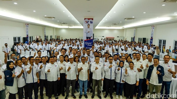 Ketum Perindo Hary Tanoesoedibjo melantik kepengurusan Basperindo selaku organisasi sayap partai. Dalam kesempatan ini, Hary juga berbicara alasan berkoalisi dengan PDIP.