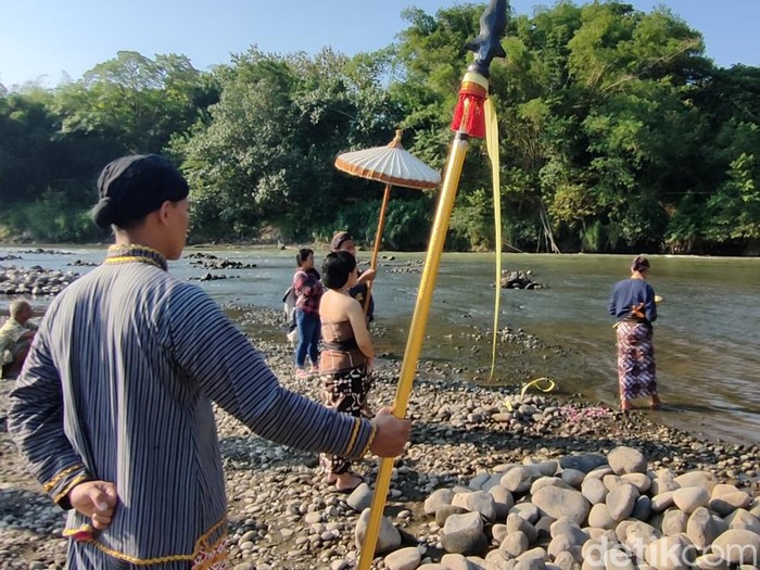 Larung Sesaji di La Barka Kulon Progo, DIY, Sabtu (10/6/2023).