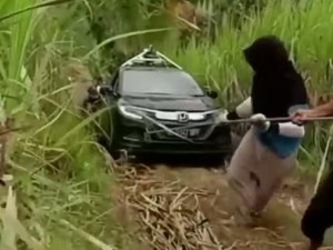 Mobil Street View Salah Jalan, Netizen: Azab Google Maps Bikin Kesasar