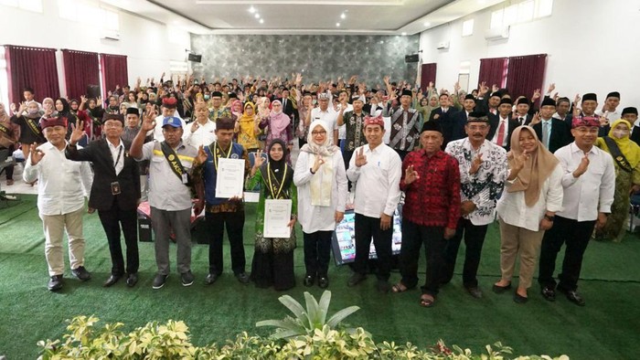Optimis Belajar dan Ukir Prestasi, Pesan Bupati Ipuk kepada 10 Ribu Warga Lulusan PKBM