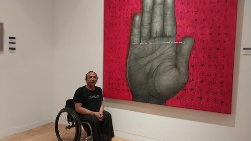 Pameran tunggal seniman visual asal Lombok Mantra Ardhana bertajuk “Kissing The Poetry” mulai tanggal 9 Juni sampai 31 Juli 2023 di Santrian Gallery, Sanur. (Rizki Setyo Samudero)