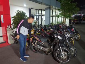 Arak Jowo dan Celurit Saat Razia Balap Liar di Ponorogo