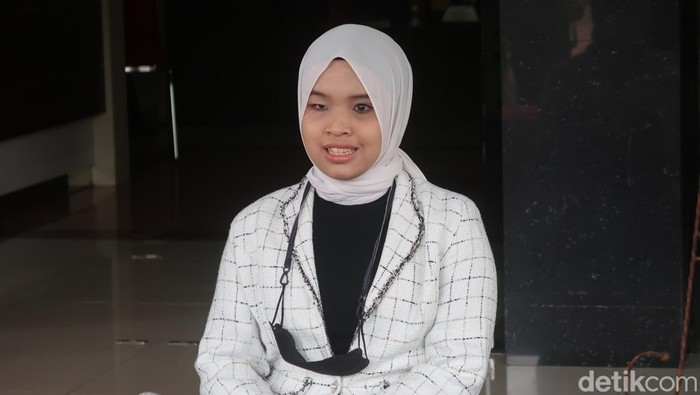Putri Ariani saat jumpa pers di SMK Negeri 2 Kasihan, Bantul atau yang kerap dikenal Sekolah Menengah Musik (SMM) Yogyakarta, Minggu (11/6/2023).