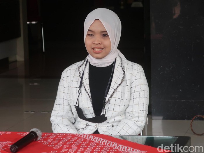 Putri Ariani saat jumpa pers di SMK Negeri 2 Kasihan, Bantul atau yang kerap dikenal Sekolah Menengah Musik (SMM) Yogyakarta, Minggu (11/6/2023).