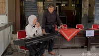 Putri sempat perform bermain piano dan menyanyi seperti saat ditampilkan di AGT 2023. Foto: (Fahri Zulfikar/detikedu)