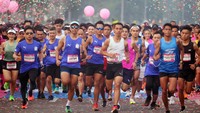 Para peserta lomba lari ini tak hanya dari dalam kota, tetapi juga datang dari luar kota bahkan luar negara, salah satunya, Kenya.
