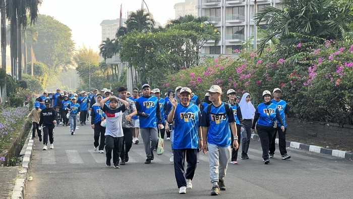 Nugra Santana Group memperingati hari jadinya yang ke- 50 tahun, dengan kegiatan jalan santai atau fun walk 5.0, Minggu (11/6/2023). Kegiatan fun walk ini melibatkan seluruh keluarga Nugra Santana Group, perusahaan yang didirikan tokoh nasional Pontjo Sutowo.