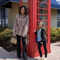 Kemoterapi yang dijalani Rae membuat kelenjar pituitarinya rusak sehingga pertumbuhan tubuhnya pun terhenti. Meskipun tidak ada bukti konklusif bahwa kemoterapi bisa menyebabkan kerusakan parah pada kelenjar pituitari, namun diketahui pengobatan kanker terkadang bisa menyebabkan masalah endokrin pada pasiennya. Foto: Instagram/@thereal_shaunarae99