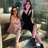 Karena bentuk tubuhnya, keluarga Shauna jadi sangat protektif dengan hubungan cintanya. Ia jadi sulit berkencan karena orangtuanya akan membordir dengan banyak pertanyaan ketika dia membawa seorang pria ke rumah. Foto: Instagram/@thereal_shaunarae99