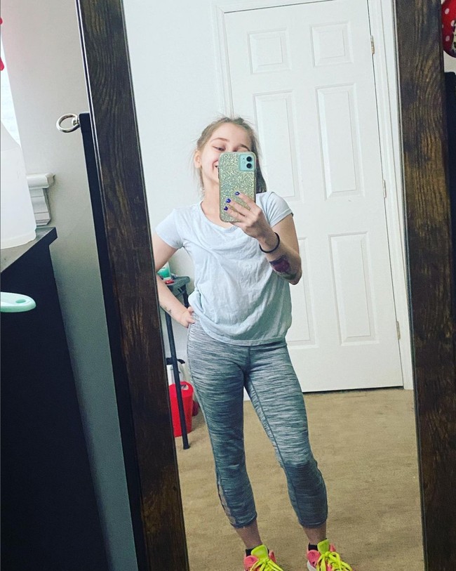 “Orang tuaku meyakinkanku bahwa orang-orang yang mungkin tertarik padaku dan mengapa mereka mungkin tertarik padaku. Aku selalu mencari red flag (tanda-tanda bahaya) katanya kepada People. Foto: Instagram/@thereal_shaunarae99