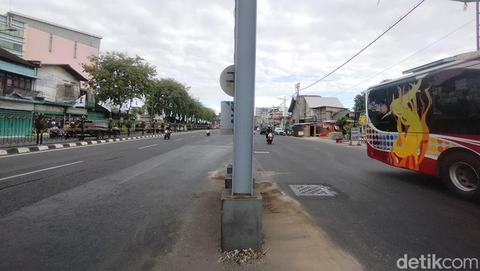 Tiang JPO Wonokromo Surabaya
