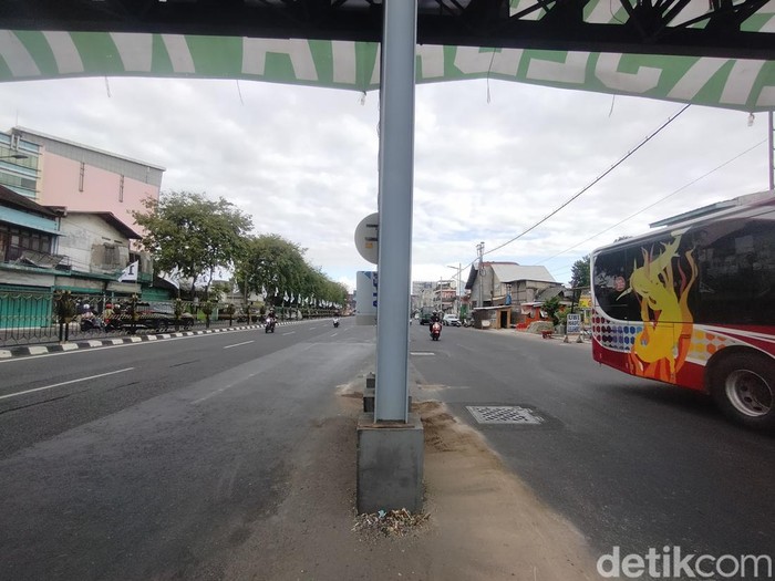 Tiang JPO Wonokromo Surabaya