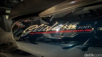 Pada area body terpasang website Yamaha Taiwan. Mungkin alamat website itu salah satu bentuk informasi yang canggih diera 2000-an. Foto: Ridwan Arifin